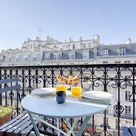 Ideal 1 Bd Flat With Balcony - 05 Apartment