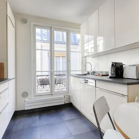 Ideal 1 Bd Flat With Balcony - 05 * Parigi