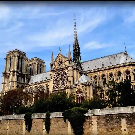 Apartment Ideal 1 Bd Flat With Balcony - 05 *